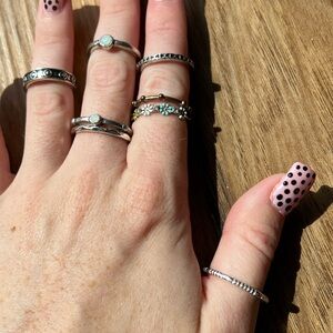 Pack of 8 silver rings